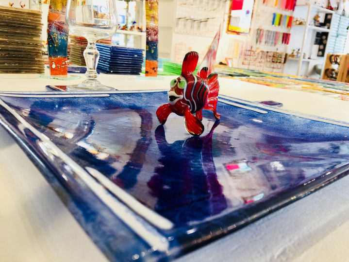 Assiette en verre, fusing, artiste verrier