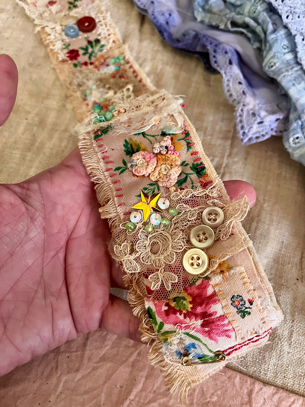 Thumbnail: embroidered antique snippet art roll