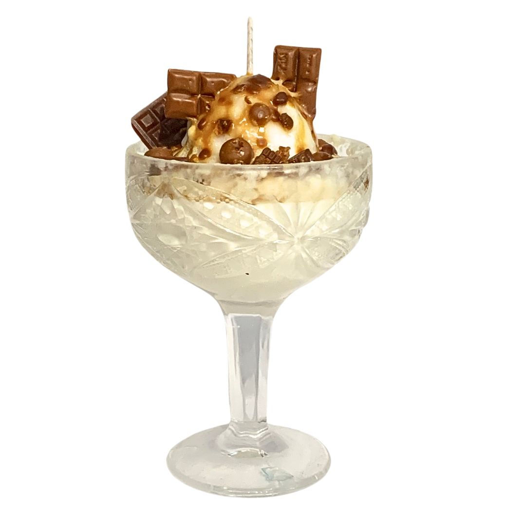 VANILLA & CHOC ICECREAM SUNDAE DESSERT