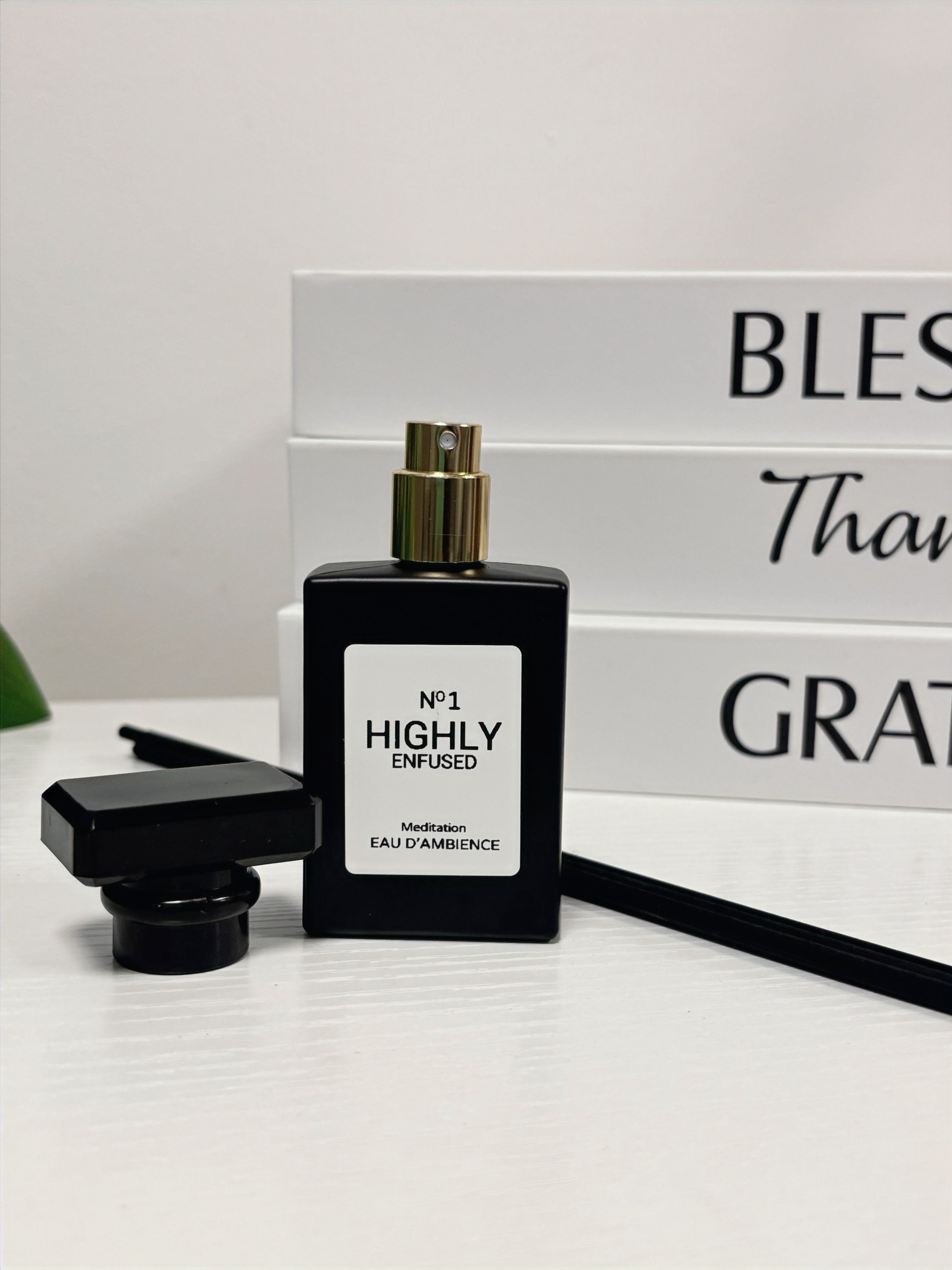 Black Eau D' Ambience Room Spray & Reed Diffuser