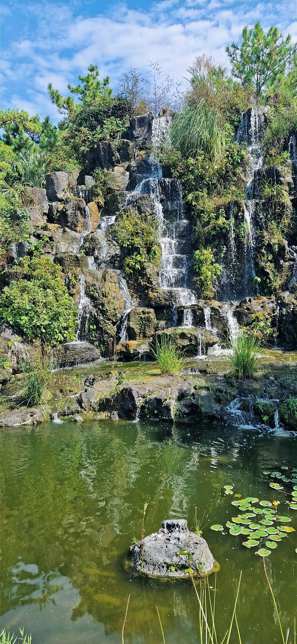 Waterfall in Hallim Park