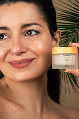 Buy Zen Essentials Facial Scrub Online For Glowing Skin