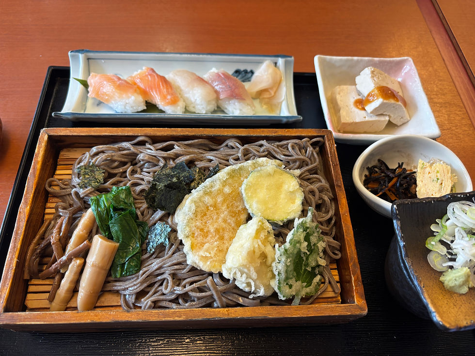 いわなのにぎり付き山菜そば定食 ¥1,870