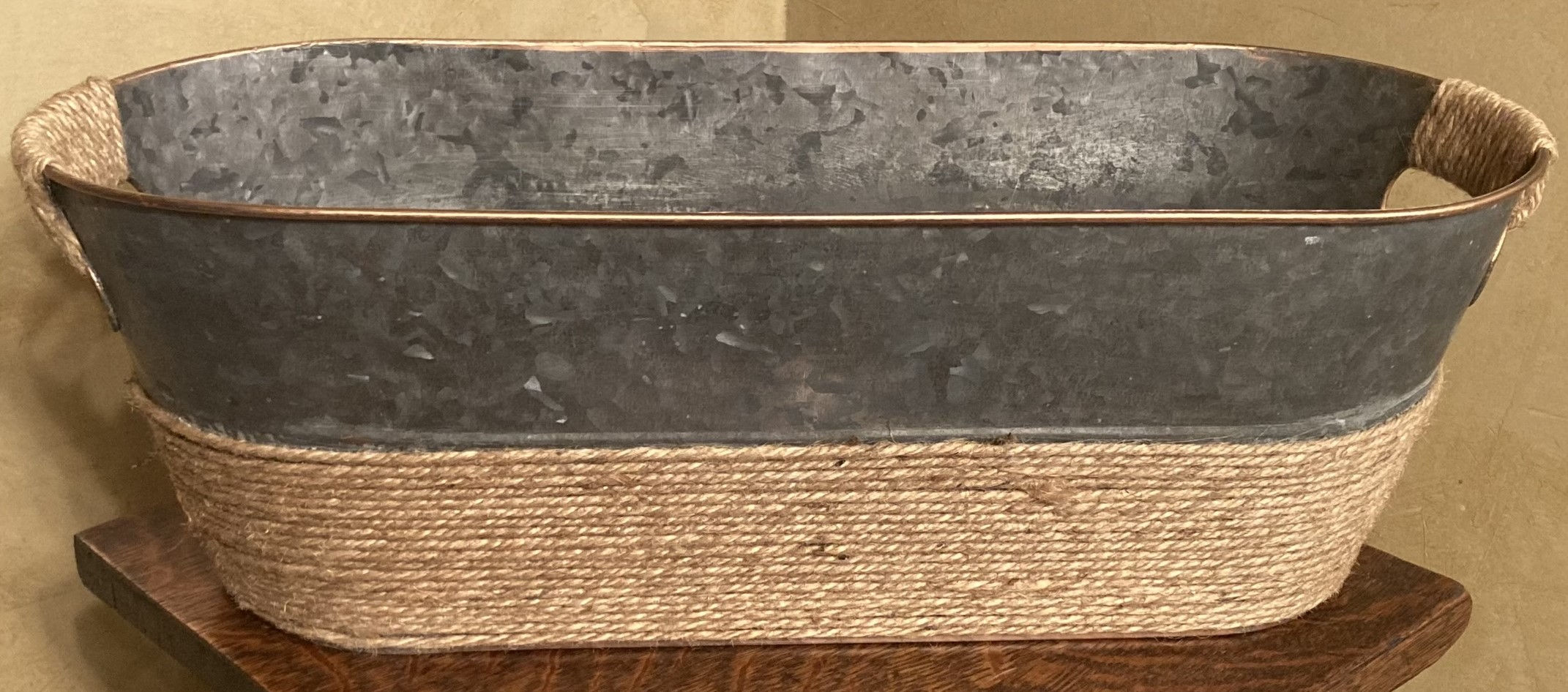 Oval Metal/Jute Container