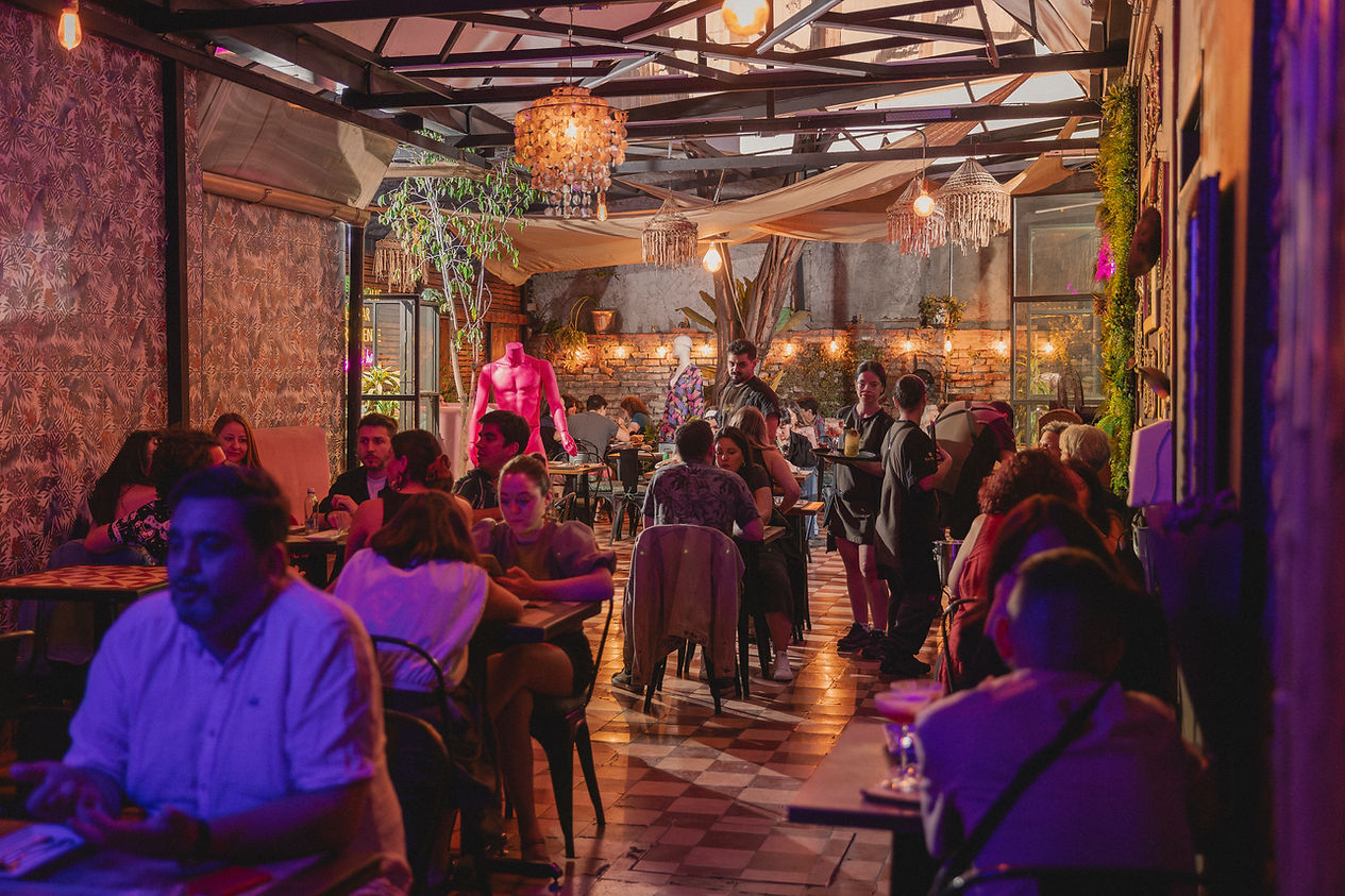 salón patio.jpg