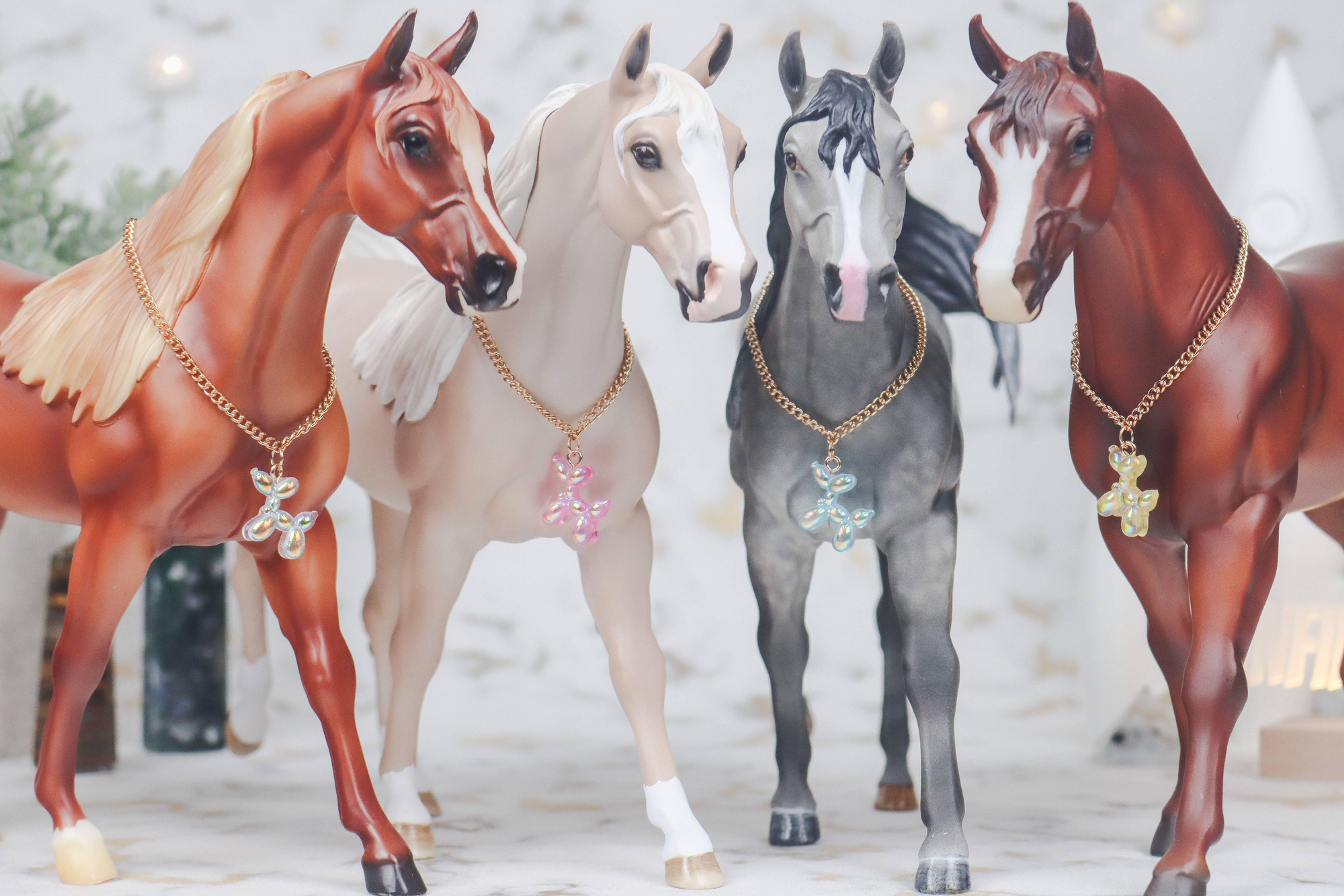 Balloon Dog - Traditional Scale Gold Chain Necklace