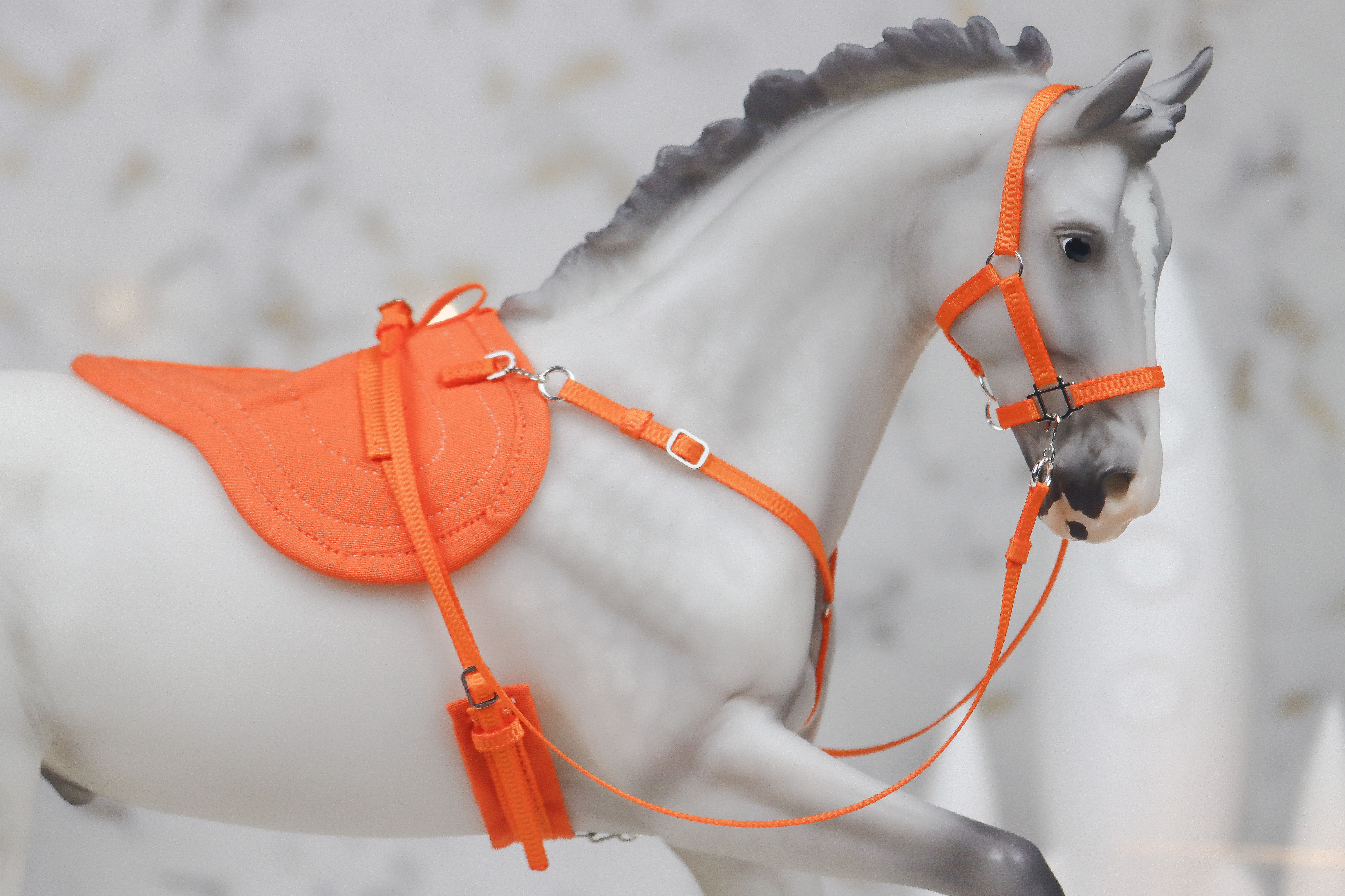 Tiger Lilly - Traditional Scale Bareback Set