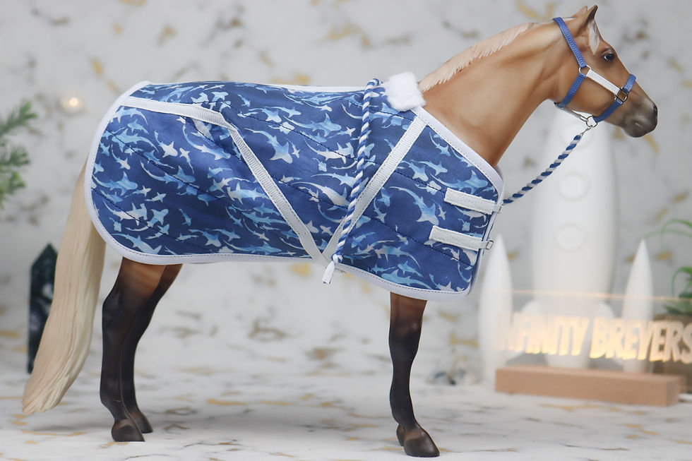 Thumbnail: Shiver - Traditional Scale Blanket Set