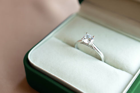 jewel-7389356_1920.jpg
