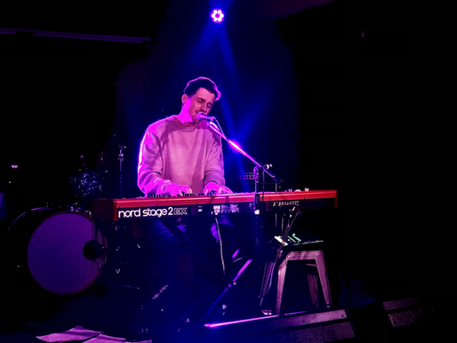 Live Review : Andy Bull is a National Treasure and Shines Bright Solo
