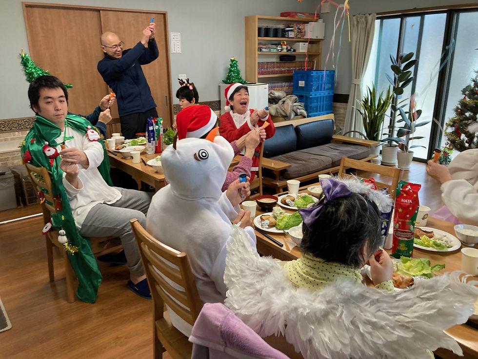 クラッカーを鳴らしてスタートです