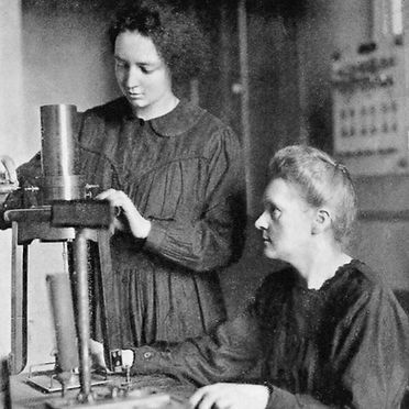 Irene_and_Marie_Curie_1925-shrunk-1024x1024.jpg