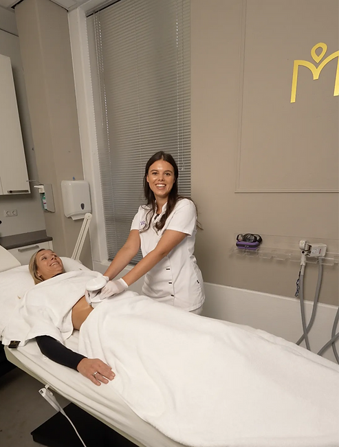Inkijk in een van de behandelruimtes voor huidtherapie en orthomoleculaire therape bij Medipraxis Dordrechtis-dordrecht-huidtherapie-orthomoleculairetherapie-adipologie-huid-