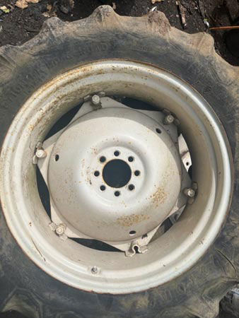 Allis Chalmers ED40 28" Rear Wheels (pair)