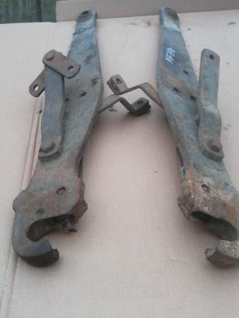 Massey Ferguson 675/690/698 lift arms