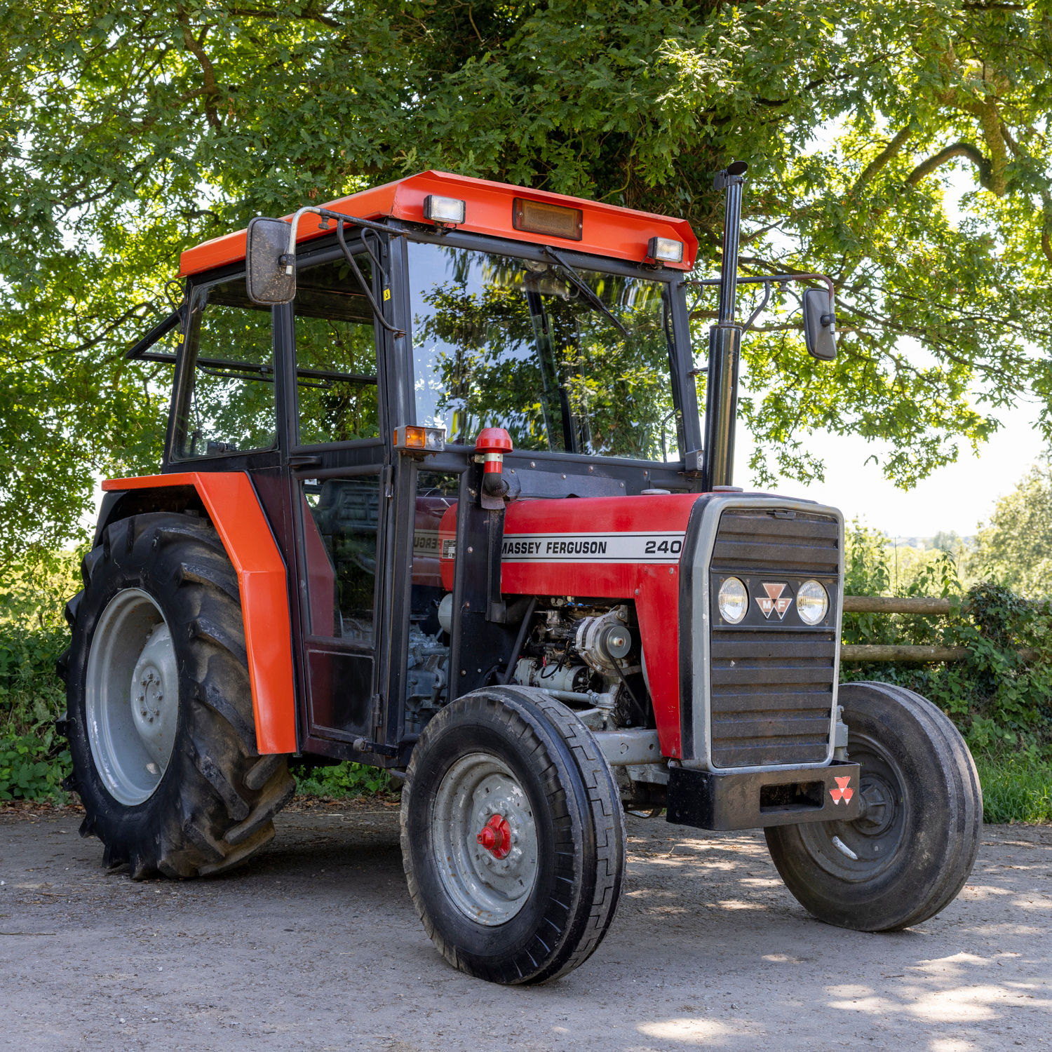Massey Ferguson 240