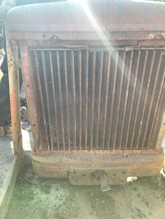 International T6 radiator with blind | Pocock