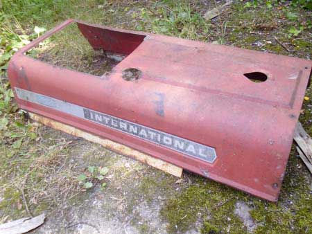 International 574/674 Bonnet