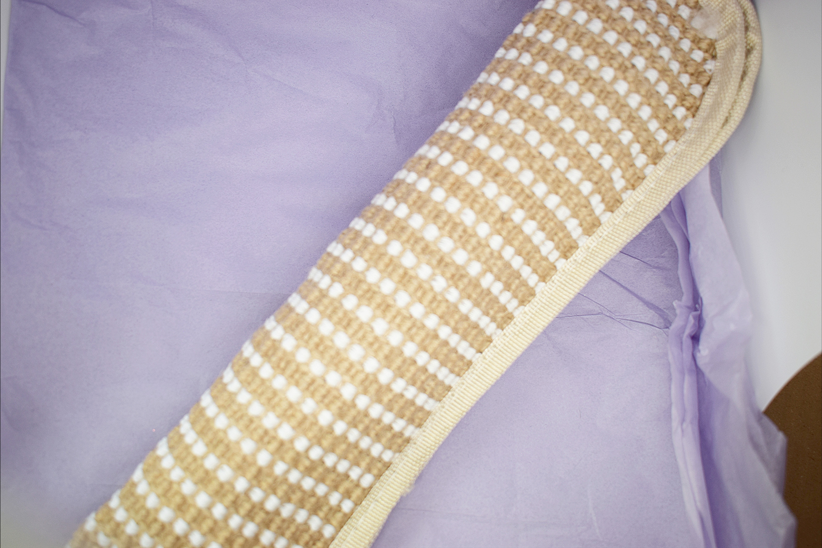 Scratch catnip pillow