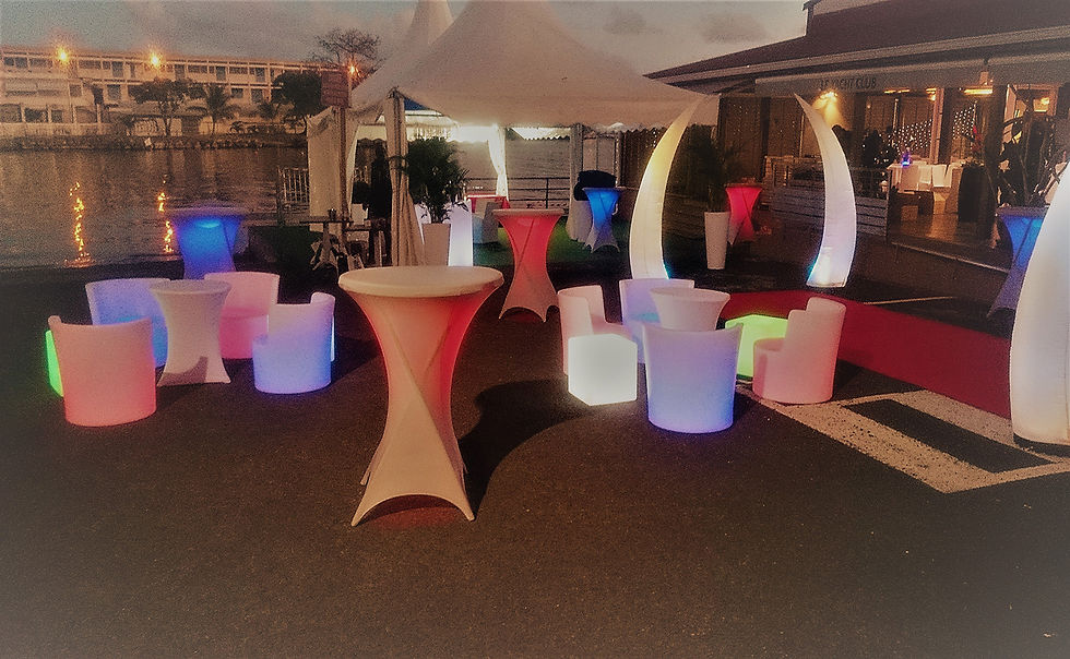 TABLE MANGE DEBOUT ROUGE
