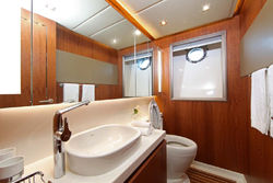 Sea Stella interior 95 20.jpg