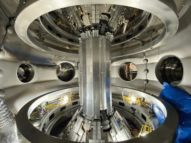 Inside-the-fusion-reactor.gif