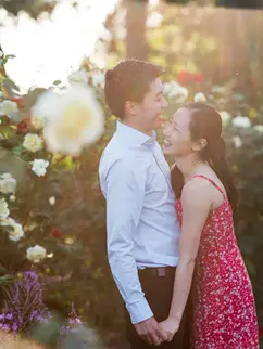 queen elizabeth park engagement photos