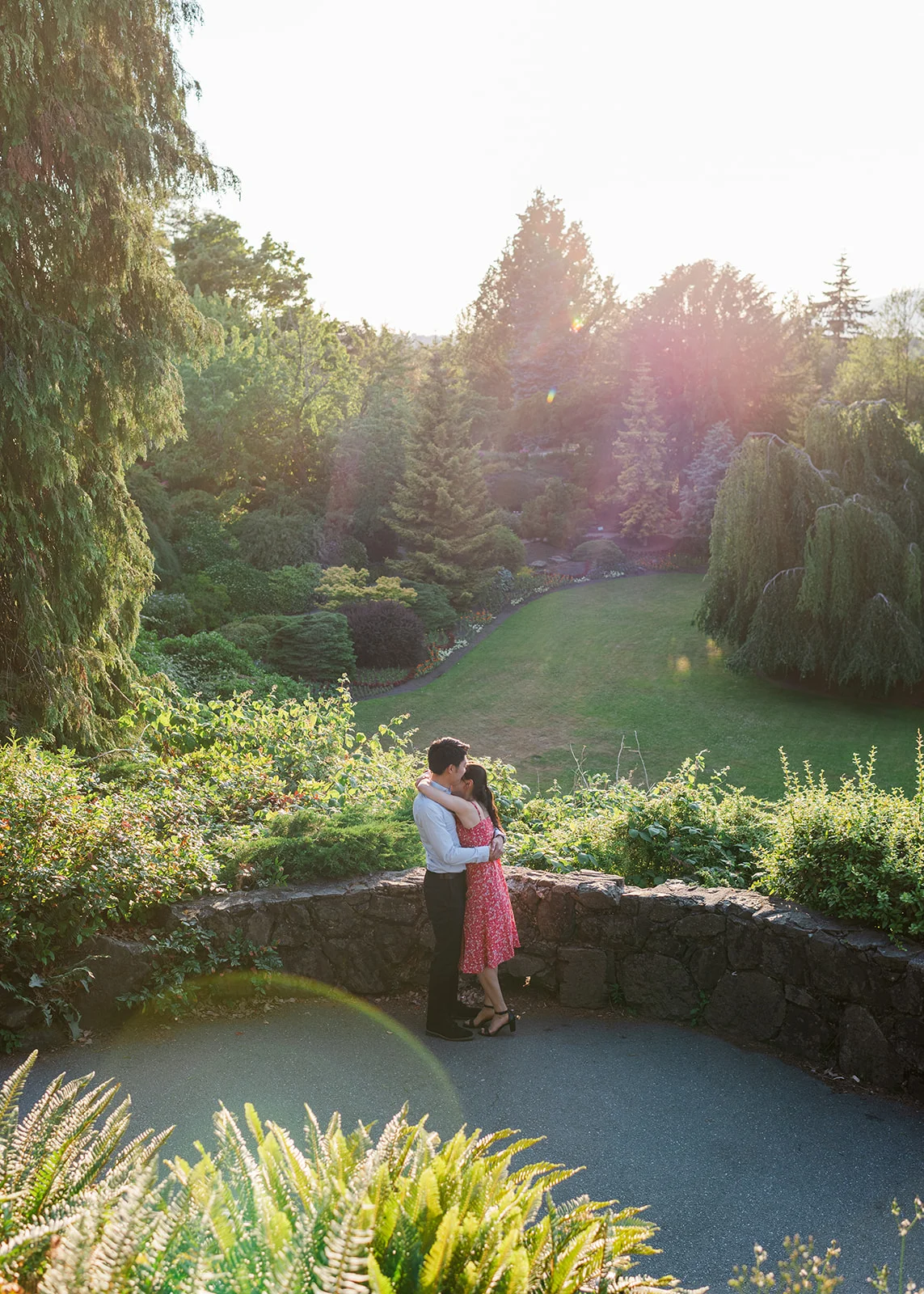queen elizabeth park engagement photos