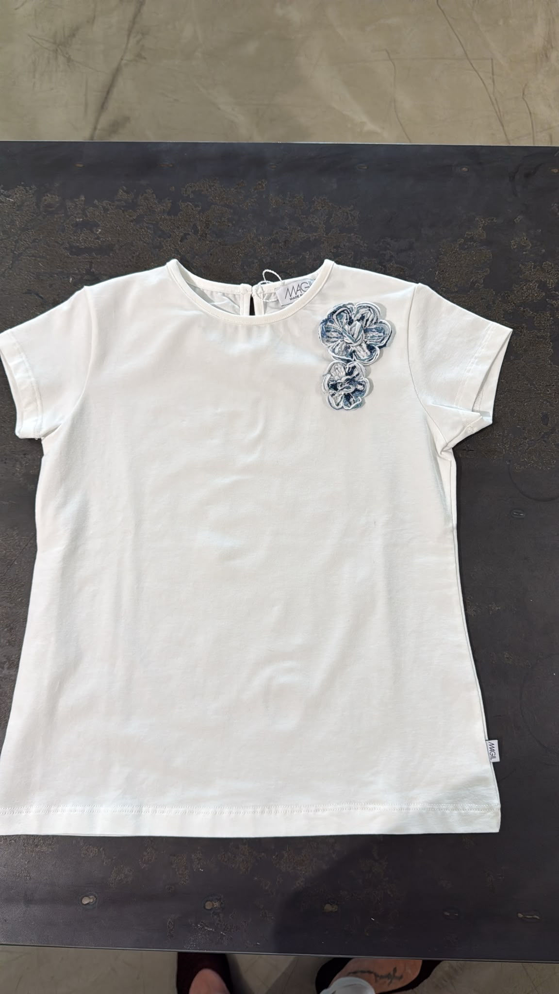 TSHIRT BIANCA CON APPLICAZIONE BLU