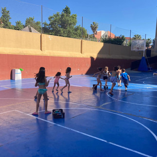 L’últim dissabte d’esplai vam aprofitar la bona temperatura per fer uns jocs d’aigua i salvar al Petrosko de la foscor!!!