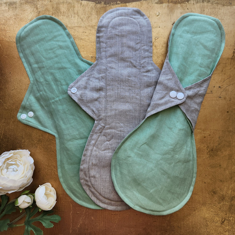 Thumbnail: 15-inch linen soaker pad – undyed linen cloth pad for postpartum, night and heavy flow
