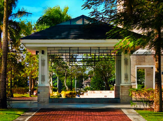 Chateaux De Paris Silang: Luxurious Residential Lots Near Tagaytay and Nuvali.