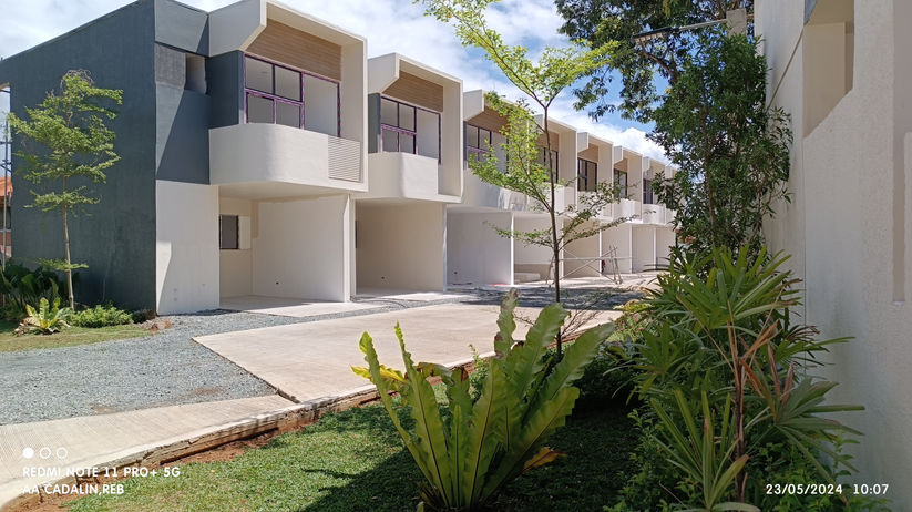 Traveo Residences: 3BR Home with Amenities and Security.