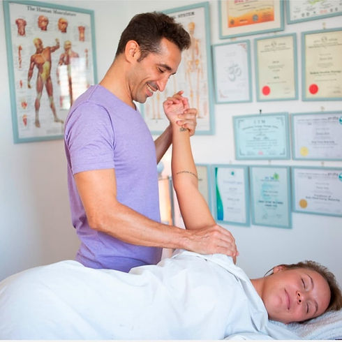 יוגה וטיפולים Yoga therapy