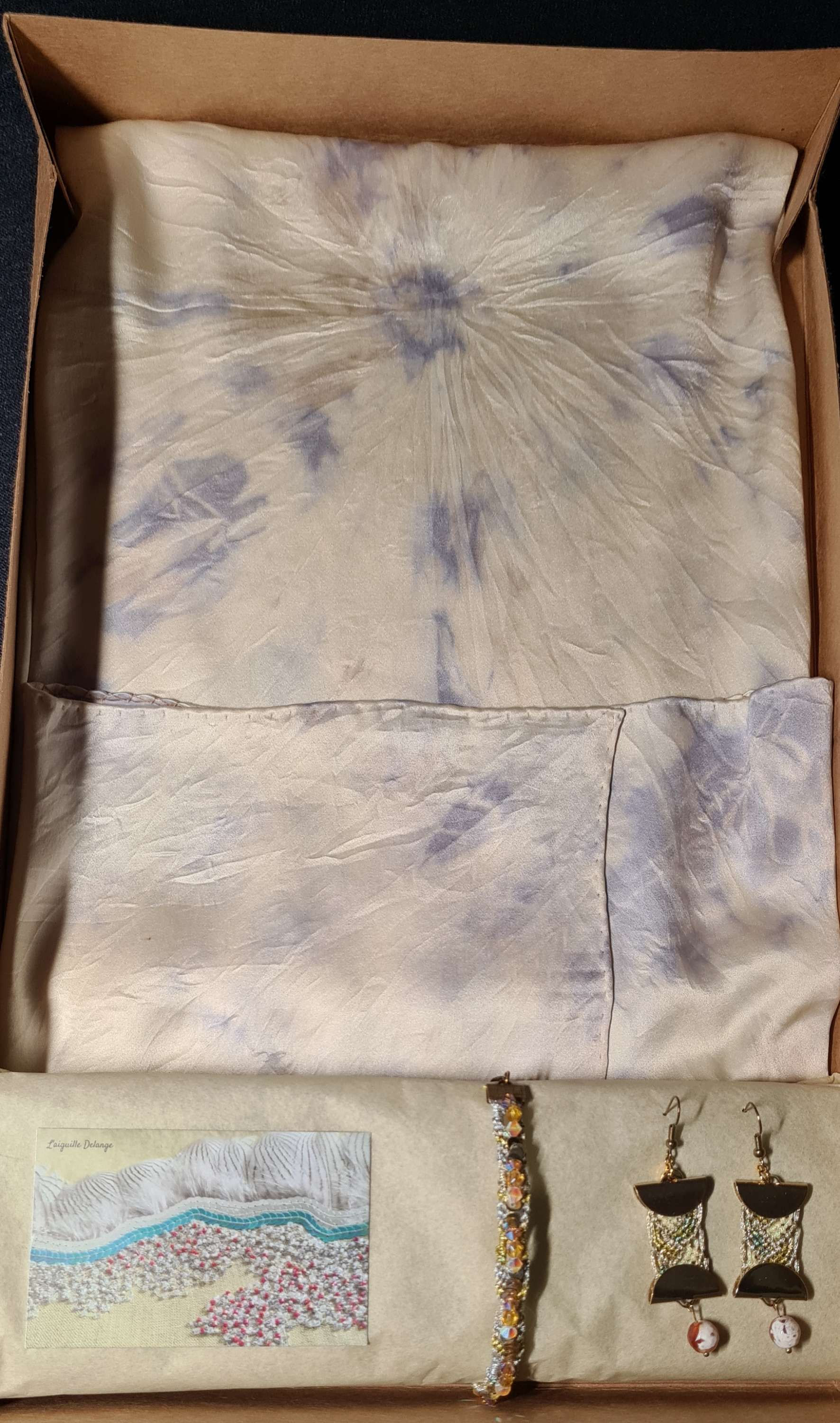 Coffret cadeau foulard, bracelet et boucles d’oreilles