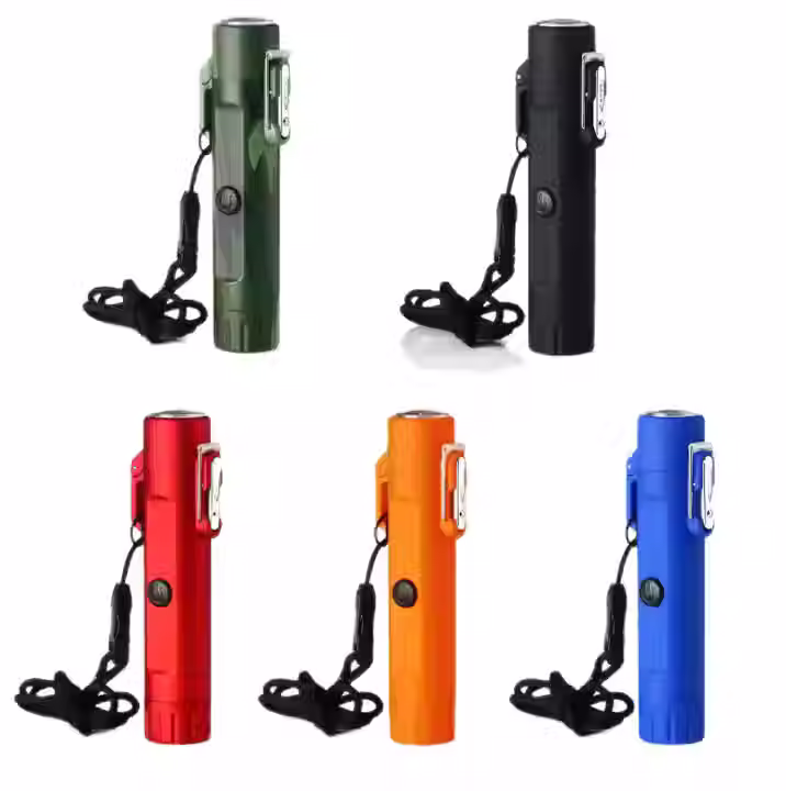 Lampe de poche avec briquet et boussole