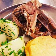 pinnekjøtt tallerken_edited.jpg