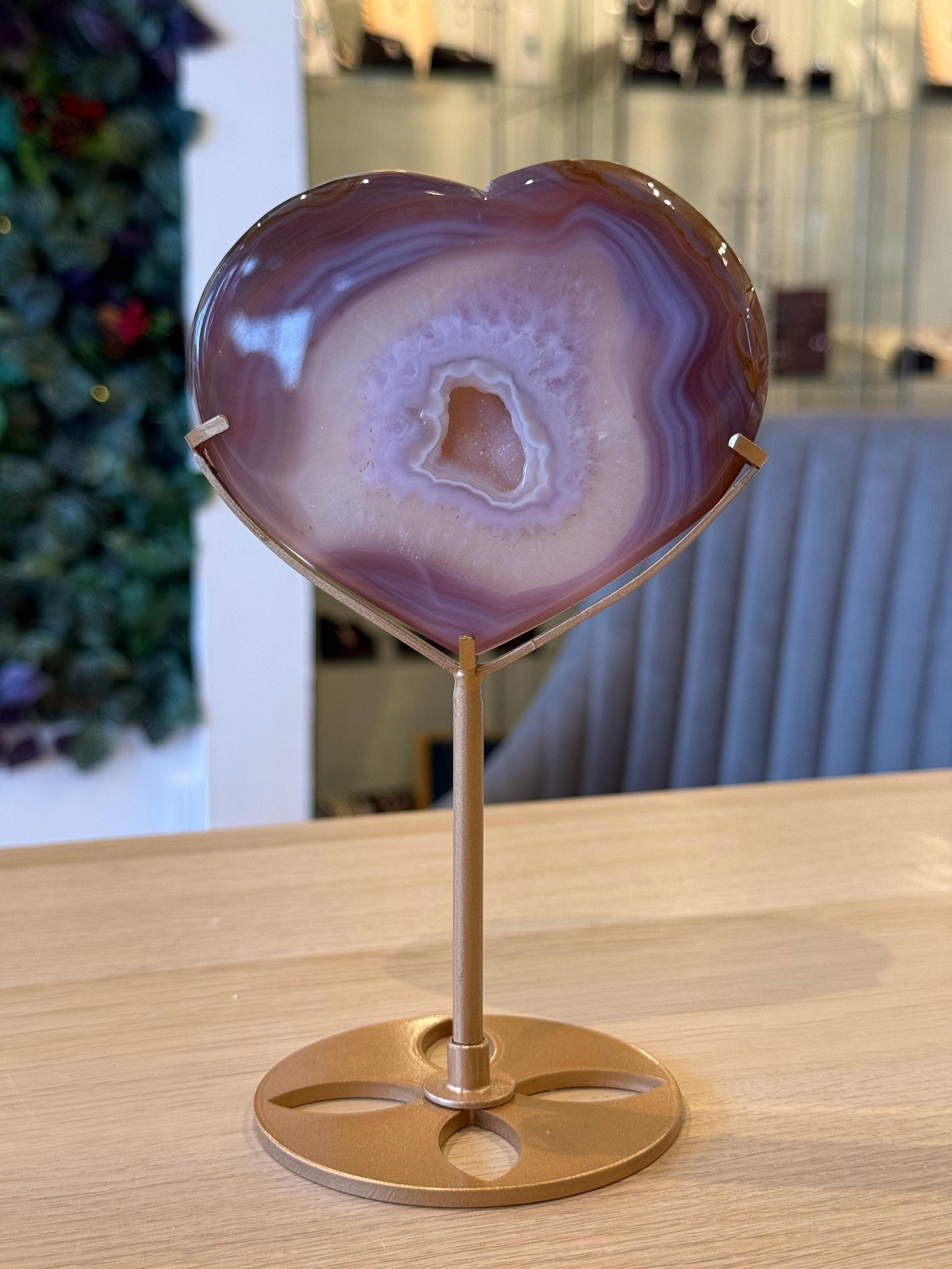 Jelly Agate Heart on Stand - 328g - 17.cm x 11cm