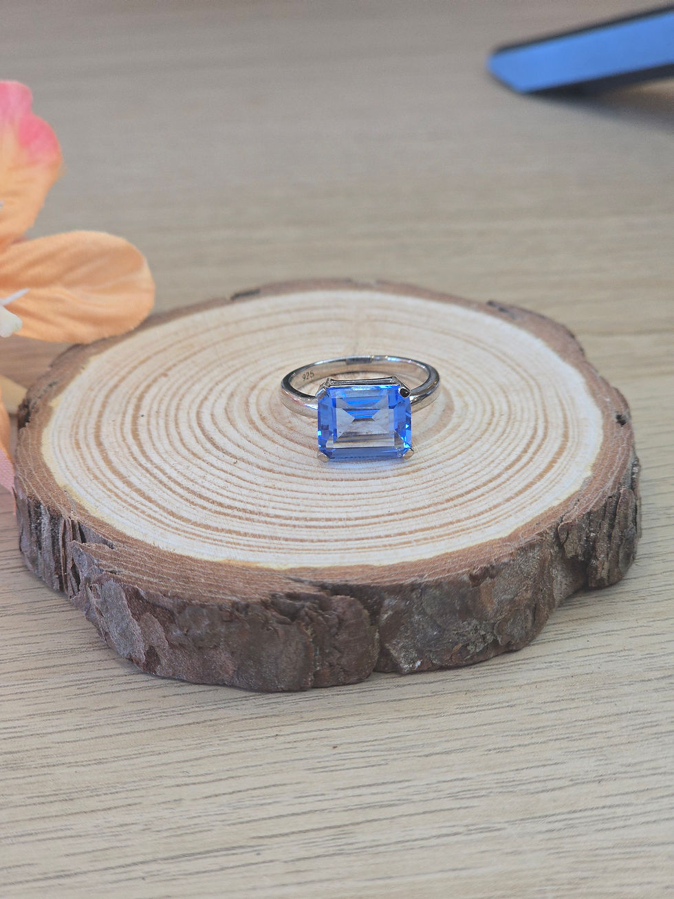 Thumbnail: Simulated Blue Quartz Sterling Silver Ring – 2.5g (UK J)