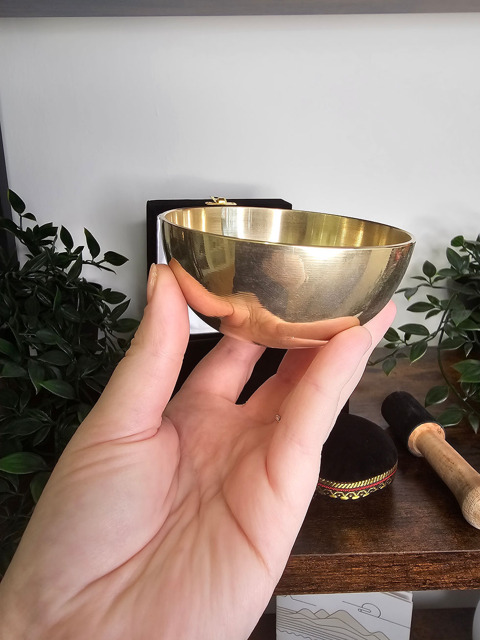Thumbnail: Brass Singing Bowl Gift Set - 9cm - 498g