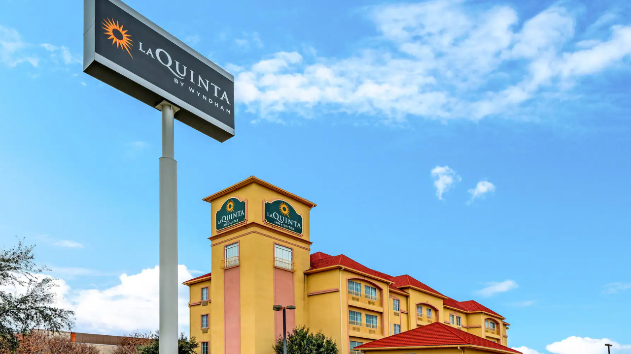 La Quinta Inn & Suites, Bedford, TX 76021