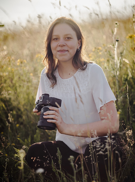 Portrait Giulia Berge mit Kamera