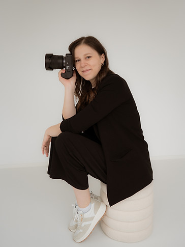 Portrait Giulia Berge mit Kamera