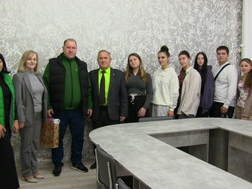 У КОЛЕДЖІ ВІДКРИЛИ СУЧАСНУ КОНФЕРЕНЦ-ЗАЛУ ЗА СПРИЯННЯ ТОВ «КРАЄВИД ПОДІЛЛЯ»