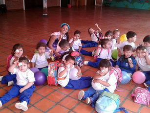 Muchas Gracias a Ferrero Rocher por la donación de Huevitos de Pascua para nuestros alumnos.