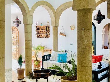 Riad authentique à Essaouira pour séminaires, retraites entrepreneur, shootings photo et séjours créatifs au Maroc. Privatisation et organisation sur mesure.