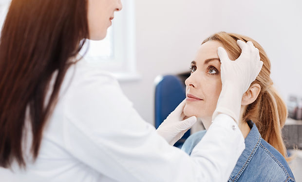 Microblading_consult.jpeg