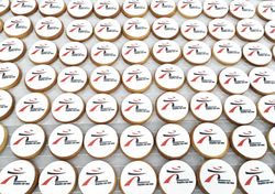 Gâteaux sur mesure Food Marketing Entreprise - Sablés personnalisés logo Evènement privé Intermarché