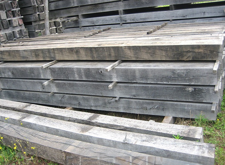 Air dried oak in the yard at oakbeamuk.com