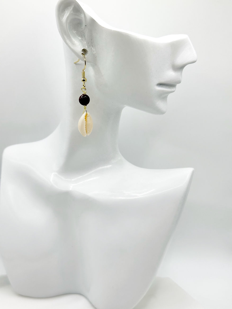 Thumbnail: Dainty Spondylus Earrings